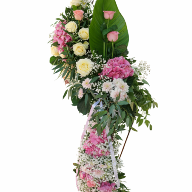 Στολισμός Εισόδου Εκκλησίας για Βάπτιση με Ροζ Λουλούδια