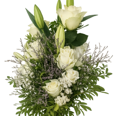 Κομψή Σύνθεση με Λευκά Τριαντάφυλλα και Κρίνα